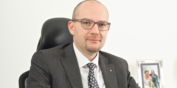 E-COMMERCE PER LE MICRO E PICCOLE IMPRESE. “Trasformiamo una minaccia, in una possibilità di rilancio. La capacità di cambiare e innovare sarà determinante nella risposta alla crisi.“
